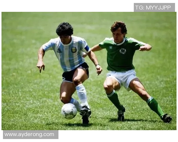 力与速度的双重较量 足球球星绰号背后的力量与激情